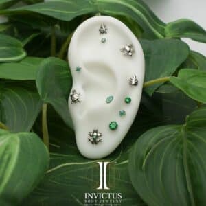 Nature-inspired titanium frog threadless top for piercings